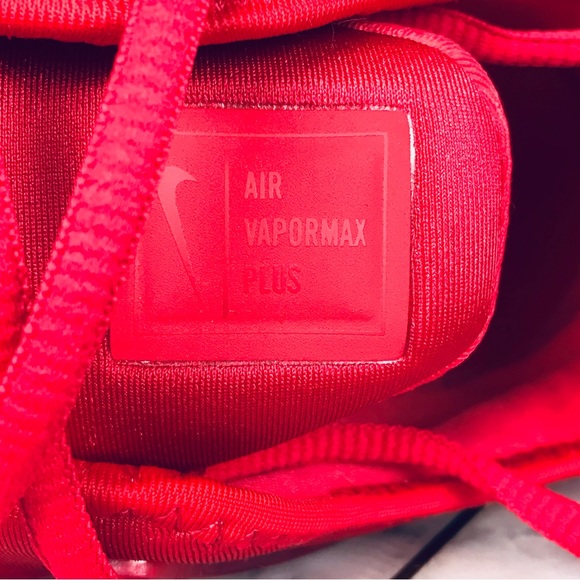 Nike Air Vapormax Plus Men’s Triple Red Running Sneakers Size 11 - CW6973-600 - Picture 6 of 11